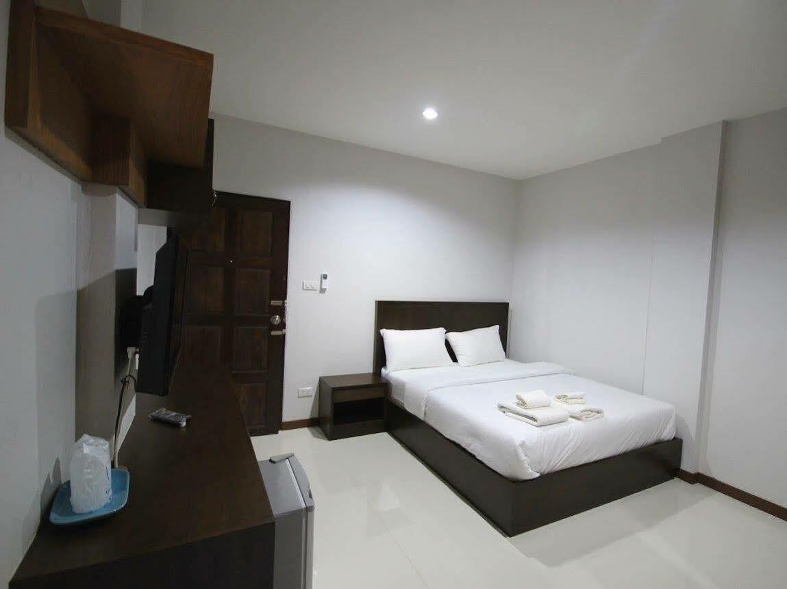 Siriwat Apartment Chiang Mai Exterior photo